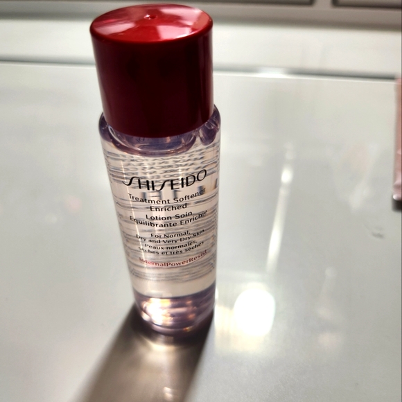 Shiseido bundle - Picture 6 of 9